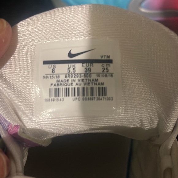 Nike Shoes - Picture 3 of 3